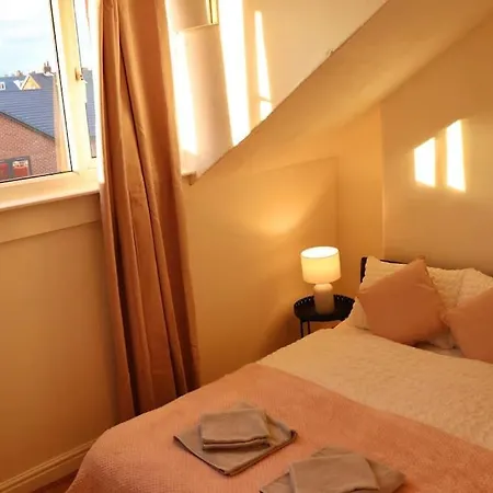 Cozy Family Stay With Free Parking And Wifi Leeds  Extérieur photo