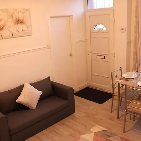 Cozy Family Stay With Free Parking And Wifi Leeds  Extérieur photo