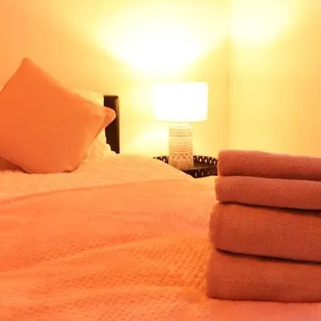 Cozy Family Stay With Free Parking And Wifi Leeds  Extérieur photo